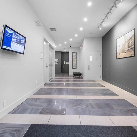 Top Floor Unit On Granville Strip Yaletown Area Vancouver Extérieur photo