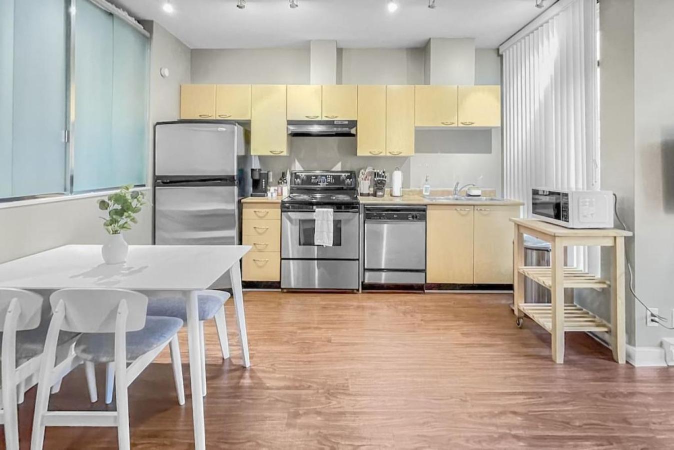 Top Floor Unit On Granville Strip Yaletown Area Vancouver Extérieur photo
